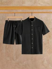 HIMLAND Bộ áo sơ mi nam Manfinity Modomio 2 món, chất liệu dệt kim, cổ đứng, dáng ôm, tay ngắn, thích hợp mặc hàng ngày, đi biển, áo sơ mi nam, bộ quần short nam, bộ đồ đi biển hai mảnh. - màu đen - Xem 3