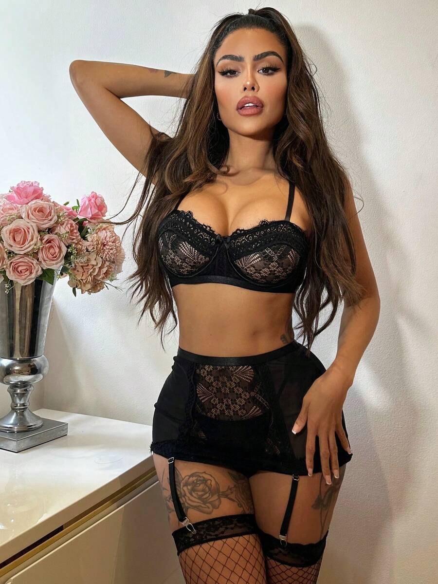 Set de lencería con encaje floral con aro con liga - Negro - Ver 1