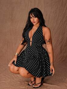 SHEIN Tall CURVE 大码女式波点吊带系带性感A字高腰迷你连衣裙 - 黑與白 - 查看 7