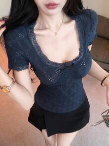 DAZY 女士蕾丝拼接方领短袖纹理休闲T恤，少女风，春夏款 - 藏蓝色 - 查看 1