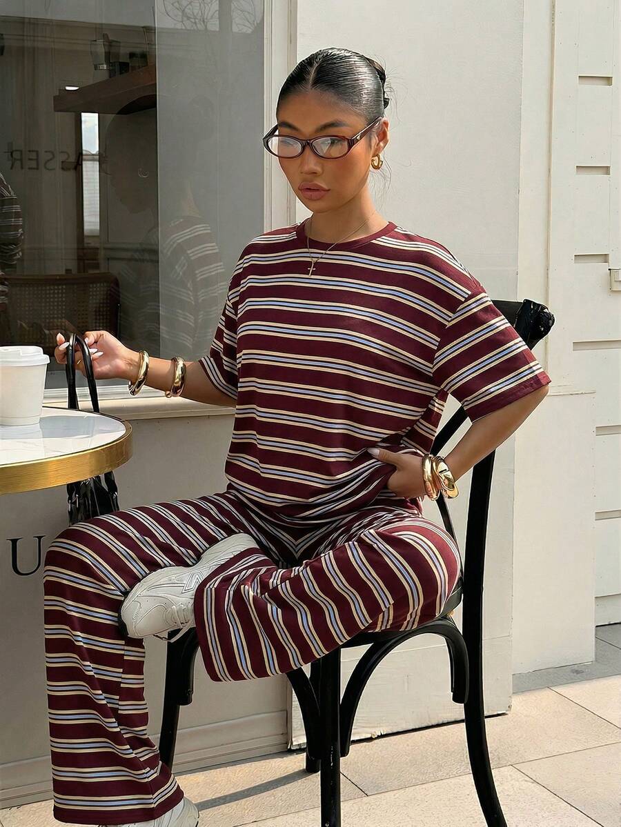 Muchica Setelan Kasual 2 Potong Atasan dan Celana Panjang Motif Garis-garis Burgundy Ukuran Plus - Burgundy - View 1