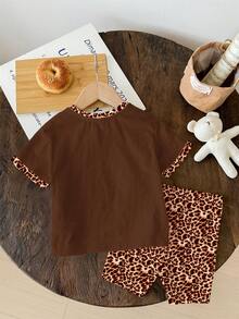 奶油咖啡色复古豹纹学院风67图案，六七，嘟嘟，无意义的幽默67数字，少女休闲简约短袖短裤两件套，适合夏季 - 白色 - 查看 3