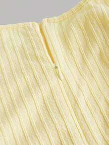 SHEIN Robe courte ajustée sans manches pour préadolescentes, col rond plissé, décor floral 3D élégant et décontracté, robe de princesse, pour le Nouvel An, la sortie de printemps, le port quotidien, robe jaune pour préadolescentes, robe sans manches pour préadolescentes, robe jaune pour adolescentes, robe jaune pour préadolescentes - Jaune citron - Voir 5