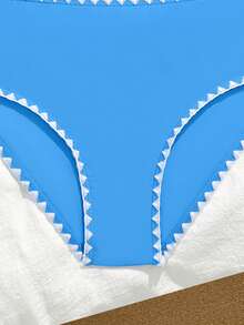 SHEIN 少女两件式泳衣套装，清新简约风格，纯亮蓝色带来视觉上的清新感，贝壳刺绣饰边设计，细肩带高腰三角泳裤，针织面料，时尚优雅，适合游泳、夏季度假、海滩、泳池、节日派对等场合。 - 藍色 - 查看 4