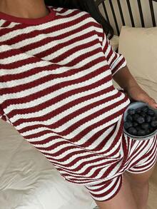 SHEIN EZwear Setelan Kasual 2 Potong Kaos dan Celana Pendek Garis Merah & Putih, Musim Panas - Red and White - View 4