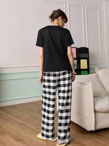 Chillnights 女士格子图案标语圆领睡衣套装 - 彩色 - 查看 2