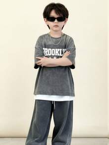 儿童男童休闲印花圆领T恤和裤子套装（2件套），返校服装，可爱上衣，基础款，适合上学、度假、旅行、运动、秋冬季穿着。 - 灰色 - 查看 4