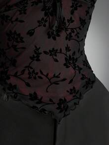 SHEIN ICON 大码女式花卉植绒网眼插肩短袖T恤 - 紅色 - 查看 14