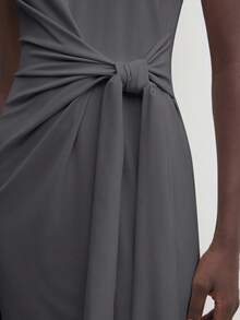 BizChic Vestido feminino sem mangas com decote redondo e amarração na cintura, versátil para escritório, deslocamento diário, negócios, ocasiões sociais, trajes formais, roupa de trabalho, formatura, festival de junho, estilo urbano casual elegante, retrô anos 90, convidada de casamento, madrinha, anfitriã, passeio, encontro, festa de aniversário, reunião, férias, praia, festival de música country, viagem, minimalista, brunch, chá da tarde, roupa para aeroporto. - Cinza escuro - Ver 5
