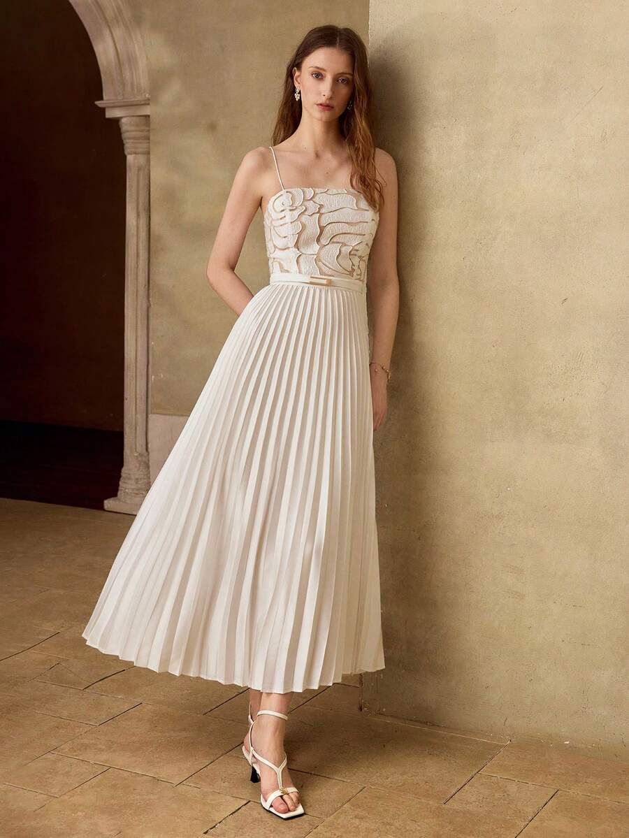 MOTF PREMIUM 夏季白色提花细肩带性感中长连衣裙，配褶裥腰带 - 白色 - 查看 1