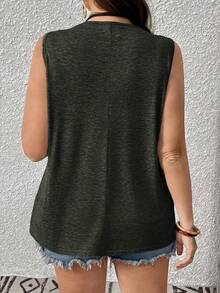 EMERY ROSE Áo tank top dệt kim không tay cổ chữ V phối ren, màu trơn, dáng rộng dành cho nữ, cỡ lớn. - Màu xanh lá cây đậm - Xem 2