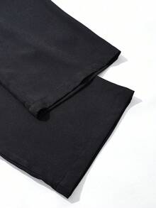 Manfinity Homme Bộ 2 món đồ nam mùa hè, kiểu dáng thường ngày, in họa tiết toàn thân, gồm áo sơ mi cài cúc phía trước và quần short. - Xám - Xem 8