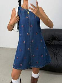 SHEIN 少女樱桃刺绣深蓝色牛仔无袖迷你连衣裙 - 藍色 - 查看 3