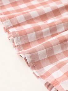 SHEIN Conjunto de 2 peças de Algodão de Verão para Bebê Recém-Nascido Menina, Top Regata com Gola de Boneca Branca e Rosa Xadrez, Shorts de Cintura Elástica, Combinação Casual Família - Vermelho - Visão 5