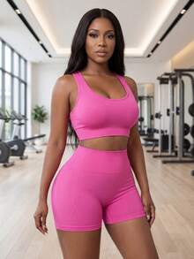 SHEIN Sovereign Charm Conjunto deportivo rosa talla grande para mujer, top sin mangas y shorts, tejido elástico y cómodo para yoga, golf, correr, ciclismo, actividades físicas - Rosa - Ver 5