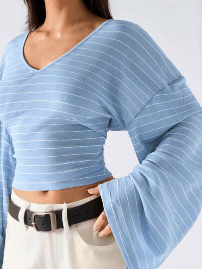 LYSMO 2026 New Minimalist V-Neck Raglan Sleeve Striped Fitted Casual T-Shirt/Summer Top/Women's Summer Outfit/Women's Spring Outfit/Party Top/Party Set/Women's Beach Outfit/Beach Set/Wedding & Event/Outdoor Top/Women's Outdoor Top/Outdoor Set/Blue Long Sleeve Top/Bell Sleeve Top/Long Sleeve Summer Top