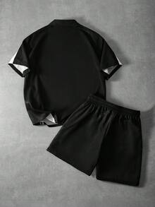 Manfinity Roghcode Manfinity EMRG 男士街头风短袖衬衫短裤两件套，运动街头服饰，黑白撞色短袖衬衫配抽绳短裤，个性化撞色设计，运动套装，男士时尚，适合大学校园穿着，送给他的礼物，世界杯礼物 - 黑色 - 查看 2
