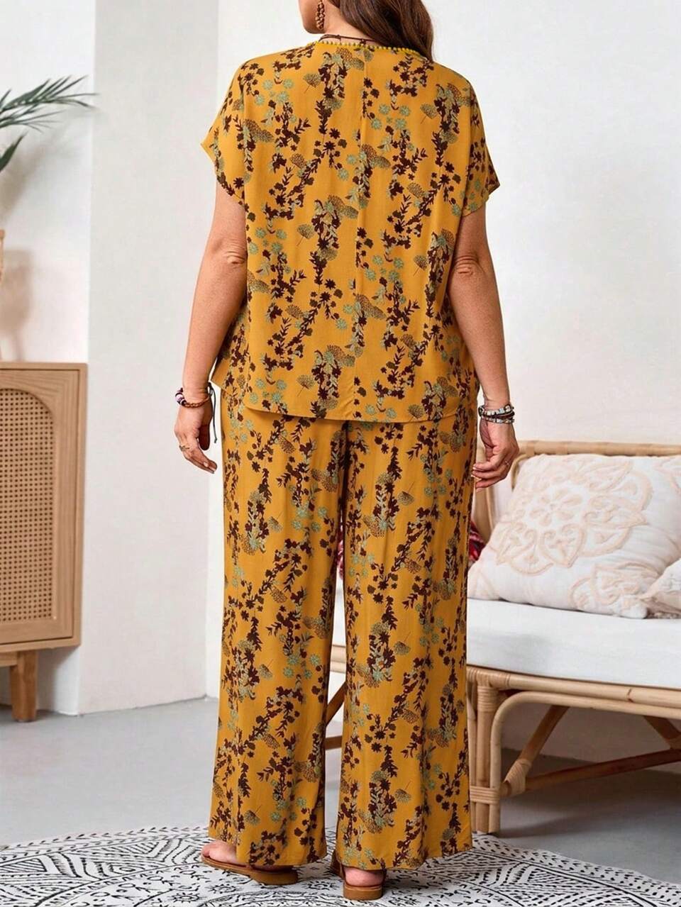 Plus Size Yellow Floral Print Shirt And Pants 2 Pieces Set,Women's Boho Summer Vacation Holiday Casual Blouse And Pocket Outfits For Beach