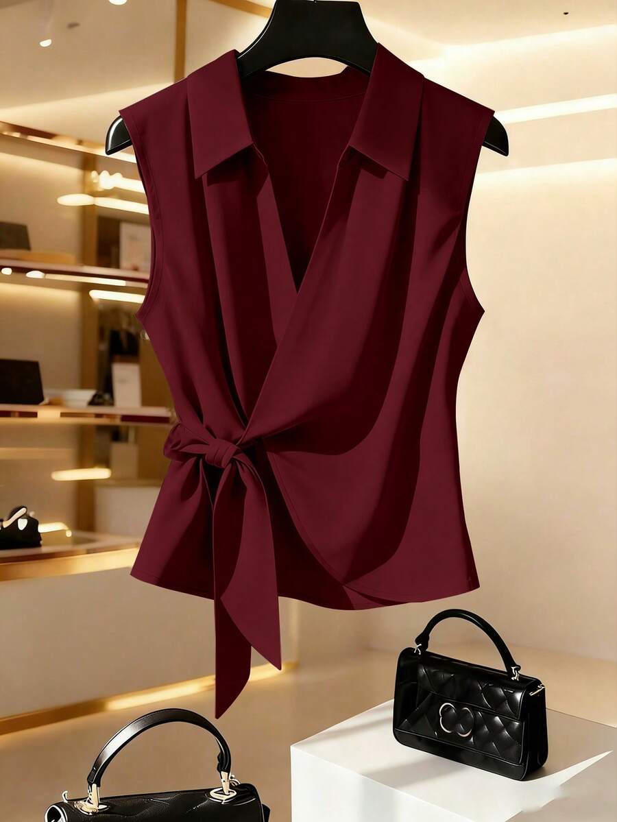SHEIN Franclia 女款時尚酒紅色無袖襯衫附腰帶,翻領收腰夏季上衣,優雅大方職場正式襯衫,設計師風格時尚上衣 - 酒紅色 - 查看 1