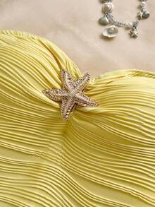 Flirla Women's Summer Beach Vacation Outfit, European And American Fashion Resort Beach Textured Metal Decor Bandeau Jumpsuit Light Yellow Tropical - Yellow - View 4