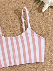 SHEIN Bộ bikini cho bé gái, bộ đồ bơi cho bé gái, phong cách thường ngày, kiểu dáng đi nghỉ mát, đồ bơi màu hồng, họa tiết sọc đơn giản, vải dệt kim, dây đeo vai đôi, bộ hai mảnh, áo tank top kết hợp với quần bơi, thời trang, giản dị, tinh tế, thanh lịch và nữ tính, thích hợp cho bơi lội, kỳ nghỉ hè, bãi biển, bờ biển, hồ bơi, tiệc mùa hè, giải trí và nghỉ mát. Bộ bikini cho bé gái, bộ bikini mùa hè, đồ bơi cho bé gái. - Hồng - Xem 3