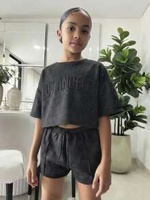 SHEIN 2 件套青少年女孩宽松短款 T 恤 + 紧身短裤，休闲家庭装 - 黑色 - 查看 3