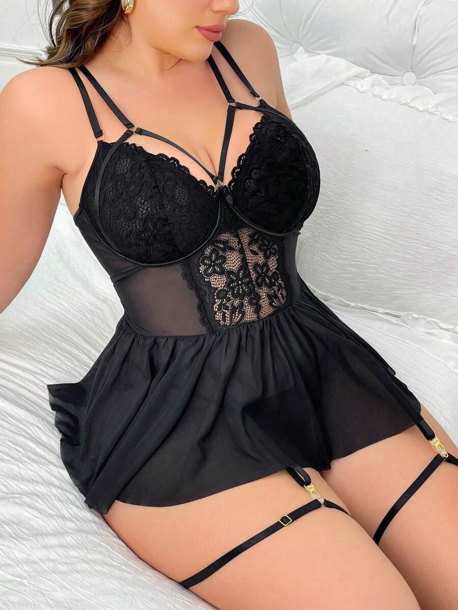 SHEIN Talla grande Set de lencería con encaje en contraste de malla con aro con liga - Negro - Ver 1