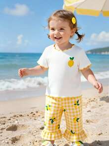 SHEIN Playful Pals 2件套女婴幼儿/新生儿0-3岁春夏可爱图案条纹针织樱桃刺绣短袖T恤和格子裤套装 - 黃色 - 查看 3