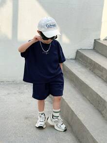 SHEIN 2pcs/Set Baby Boy Cute Casual Summer Solid Color Letter Print Short Sleeve T-Shirt & Elastic Waist Shorts Set - Navy Blue - View 4