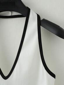 SHEIN Franclia Áo kiểu cổ yếm thanh lịch, áo kiểu casual phối đen trắng, thích hợp cho đi chơi, nghỉ mát, đi biển, mặc hàng ngày, áo mùa hè không tay kiểu cổ yếm. - trắng - Xem 6