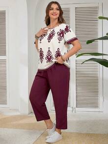 SHEIN LUNE Conjunto informal de 2 piezas de blusa de manga corta con estampado floral y pantalones para mujer de talla grande - Burdeos - Ver 5