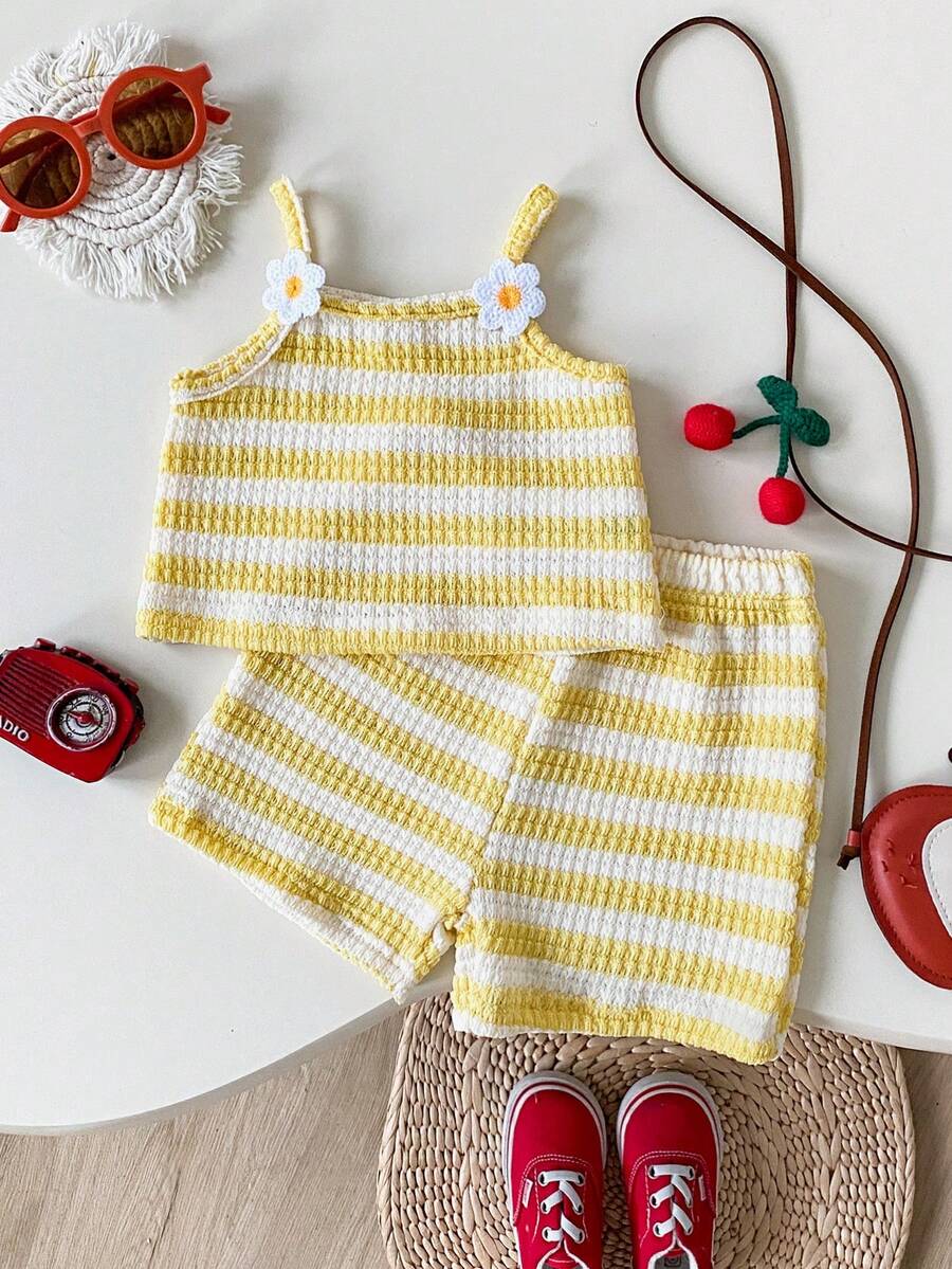 Playful Pals 女婴夏季红白条纹吊带背心和短裤两件套，适合休闲、户外、度假和旅行 - 黃色 - 查看 1