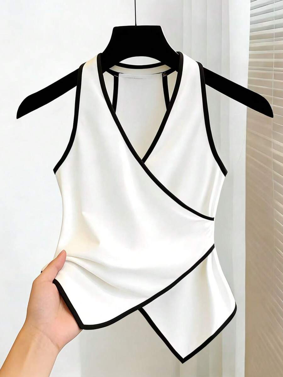 Resyla Camiseta de tirantes casual con cuello en V y bajo asimétrico para mujer - Blanco y Negro - Ver 1