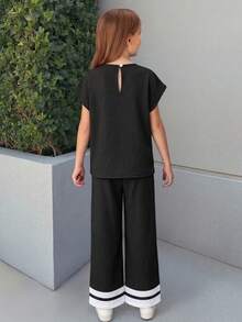 SHEIN 女童黑白夏季休闲短袖T恤和裤子套装 - 黑與白 - 查看 2