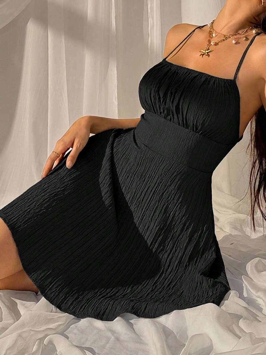 SHEIN EZwear 黑色編織露背獨家女款洋裝,夏季女款洋裝,適合夜晚外出、約會之夜,性感優雅 - 黑色 - 查看 1