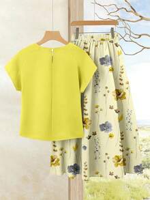 SHEIN RusticEase 女士度假休闲纯色上衣+印花半裙套装（2件套），女士夏季服装，夏季半裙套装，半裙上衣套装，女士半裙上衣套装，印花半裙套装 - 彩色 - 查看 2