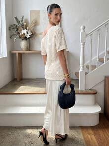 Lavishia 女士奢华亮片刺绣不对称肩部上衣，优雅适合度假、外出、派对、婚礼季、春夏穿着 - 杏色 - 查看 2