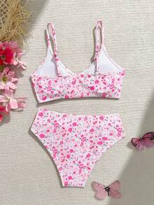 SHEIN Bộ bikini hoa nhí cho bé gái tuổi teen, màu xanh dương - Áo buộc dây ở giữa, quần buộc dây bên hông, đồ bơi hai mảnh hoa hồng trắng, kiểu dáng mùa hè mới, đồ bơi thân thiện với da và nhanh khô, thiết kế nơ trên ngực, bộ đồ bơi mùa hè cho trẻ em, thân thiện với da và nhanh khô, món đồ không thể thiếu cho kỳ nghỉ biển. Đồ bơi hoa, áo tắm hoa, bộ bikini cho bé gái, trang phục mùa hè cho bé gái, đồ bơi, bikini hoa hồng, đồ bơi hoa hồng màu hồng - Hồng - Xem 2