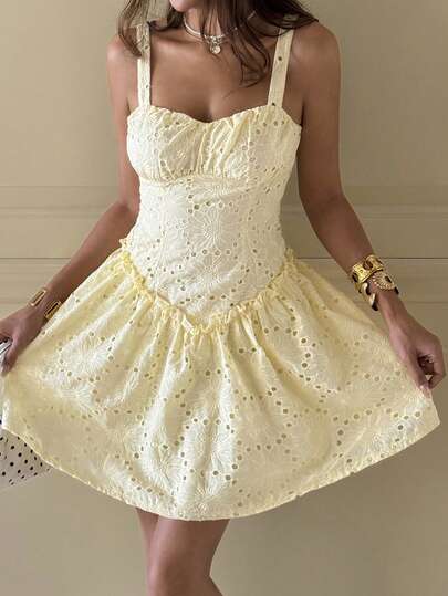 Pariaura 女士刺绣面料吊带短款连衣裙，饰有荷叶边，优雅