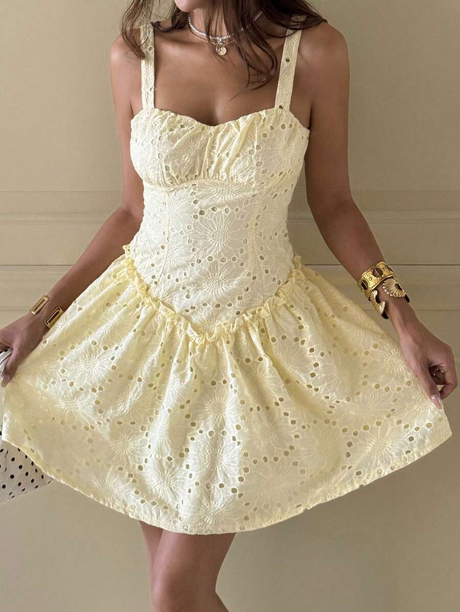 Pariaura 女士刺绣面料吊带短款连衣裙，饰有荷叶边，优雅 - 黃色 - 查看 1