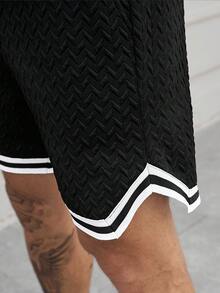 Manfinity CasualCool 男士舒适几何压花面料抽绳弹力腰篮球短裤，罗纹裤脚，适合休闲、派对、外出、运动、办公、春秋季穿着，经典武士风格 - 黑色 - 查看 3