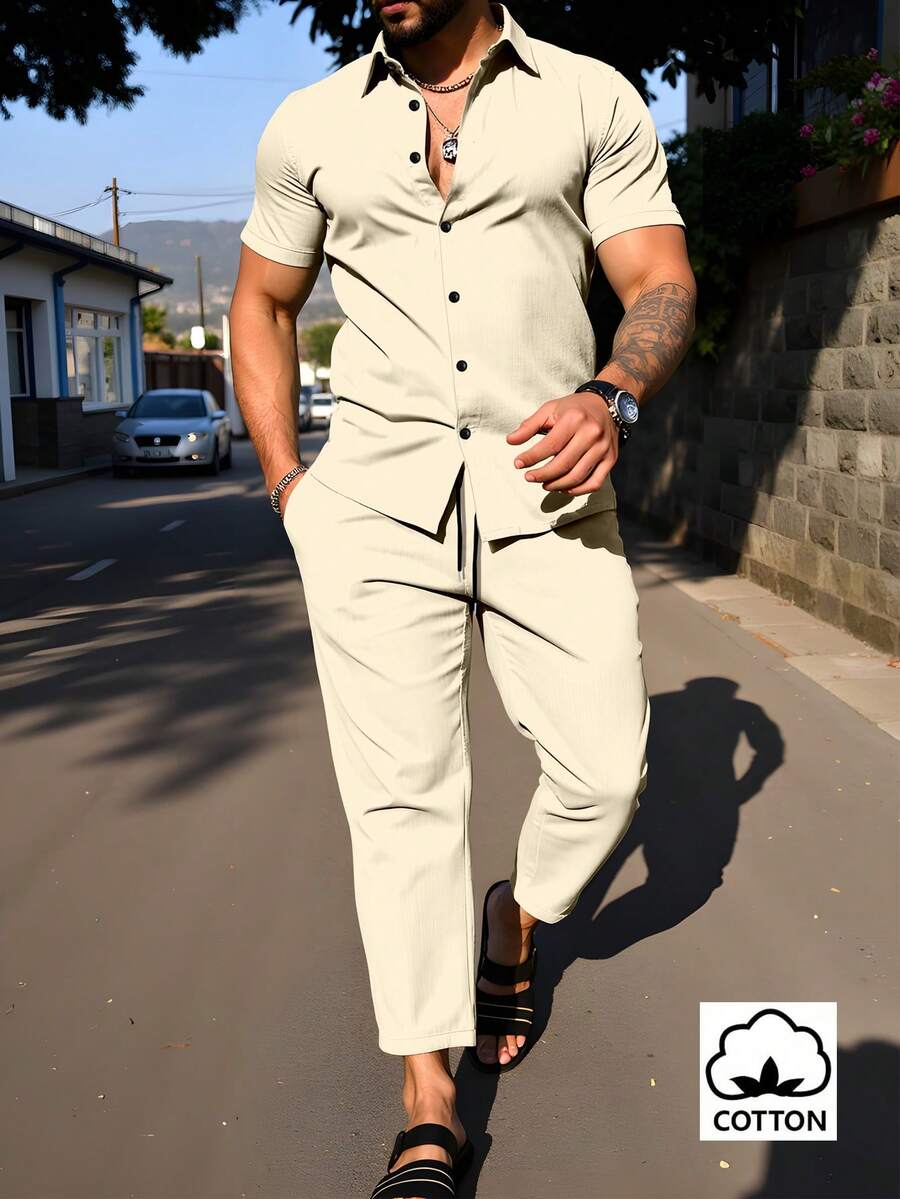 Manfinity Homme 米色男士純色短袖單排扣襯衫與長褲兩件套,夏季休閒度假穿搭,復古老錢風,適合假期與正式場合 - 卡其色 - 查看 1