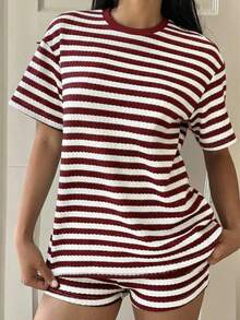 SHEIN EZwear Setelan Kasual 2 Potong Kaos dan Celana Pendek Garis Merah & Putih, Musim Panas - Red and White - View 5