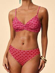 SHEIN TRVLCHIC Bộ bikini và quần tam giác in họa tiết toàn thân, xếp ly, dành cho nữ, thích hợp mặc đi biển mùa hè. - Đỏ - Xem 3
