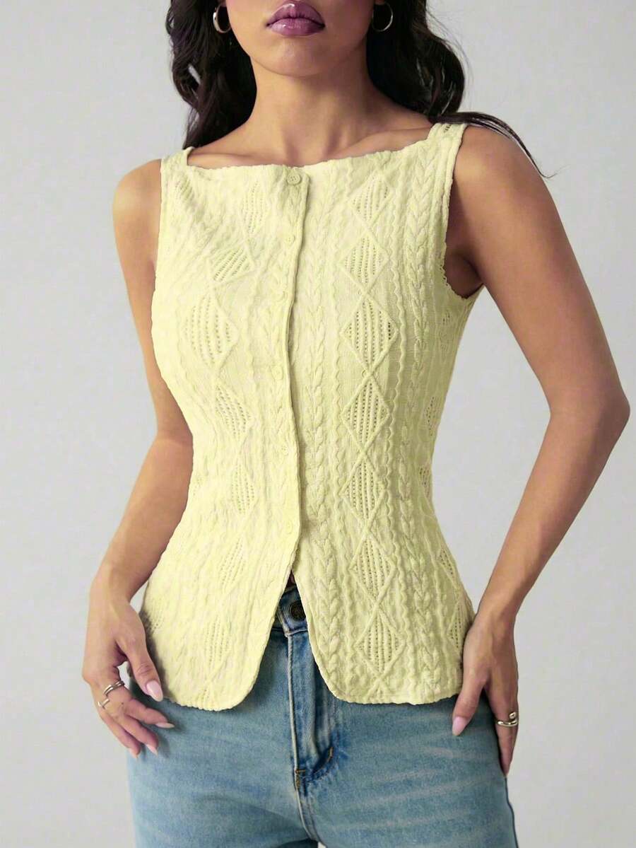 SHEIN PETITE Camisa casual sin mangas de mujer con textura geométrica y abotonadura sencilla, con tela texturizada geométrica y de microfibra elástica, camisa ajustada de mujer, elegante y de moda para el trabajo, top casual de moda simple para todos los días, primavera/verano, top sin mangas, blusas de estilo "Old Money", ropa occidental para mujer - Amarillo claro - Ver 1