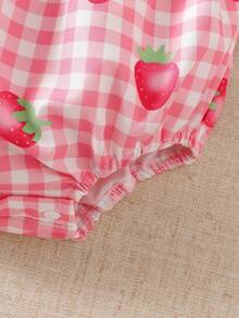 SHEIN 夏季新生女宝宝甜美清新连体衣，粉色和白色格子底布搭配草莓印花，适合日常外出和拍照。 - 粉色 - 查看 6