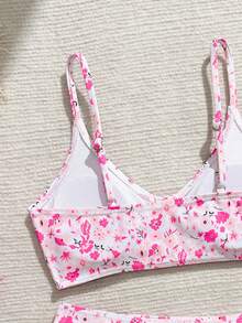 SHEIN Bộ bikini hoa nhí cho bé gái tuổi teen, màu xanh dương - Áo buộc dây ở giữa, quần buộc dây bên hông, đồ bơi hai mảnh hoa hồng trắng, kiểu dáng mùa hè mới, đồ bơi thân thiện với da và nhanh khô, thiết kế nơ trên ngực, bộ đồ bơi mùa hè cho trẻ em, thân thiện với da và nhanh khô, món đồ không thể thiếu cho kỳ nghỉ biển. Đồ bơi hoa, áo tắm hoa, bộ bikini cho bé gái, trang phục mùa hè cho bé gái, đồ bơi, bikini hoa hồng, đồ bơi hoa hồng màu hồng - Hồng - Xem 3