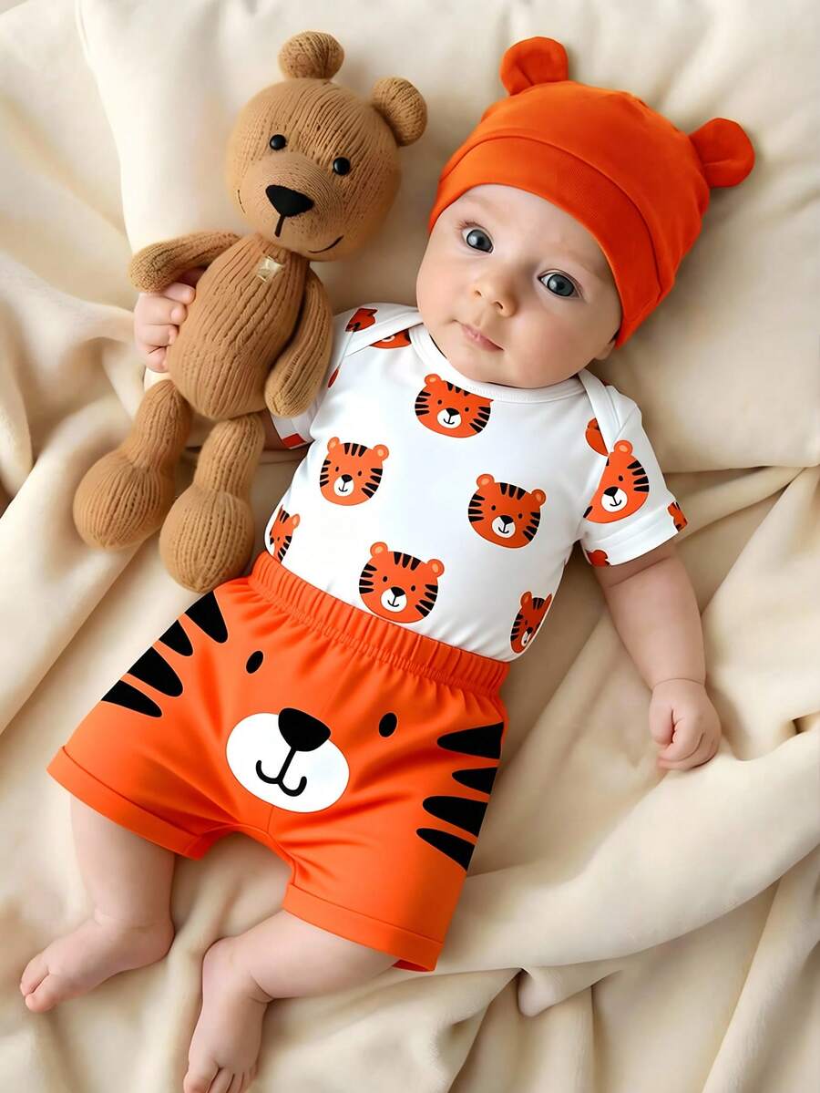 SHEIN Vintaside Kids Bộ 3 món cho bé trai hình gấu cam dễ thương gồm áo liền quần có khuy bấm ở đáy quần, quần short thêu hình gấu cam và mũ hình gấu đáng yêu, trang phục thường ngày phù hợp cho hoạt động ngoài trời hoặc bộ đồ mùa hè thoải mái. - trái cam - Xem 1