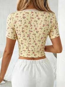 SHEIN Áo thun ngắn tay dáng ôm, cổ vuông, ren hoa, cài khuy, chất liệu vải cotton, họa tiết ngộ nghĩnh dành cho nữ. - Màu vàng - Xem 4