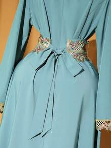 Rometta Elegantes Pendlerkleid in Große Größen für Damen mit gehäkelter Stickerei und Spitzeneinsatz, weiten Ärmeln und Bindegürtel, geeignet für Frühling/Sommer, Schule, Urlaub, Abschluss, Feiertage, Valentinstag, Weihnachten, Musikfestivals, Muttertag, Halloween, Erntedankfest, Ostern, Nationalfeiertag, Bälle, Geburtstage, Dates, Partys, Hochzeiten, Ausflüge - Fresh Green - Übersicht 6